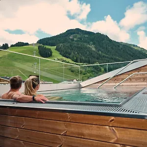 Szálloda Hasenauer 4 Sterne Superior, Saalbach Hinterglemm